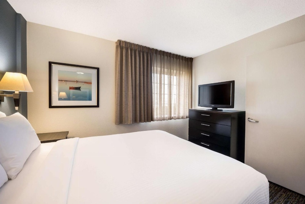 Sonesta Simply Suites Las Vegas Convention Center